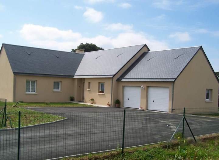 Pose de matériaux de couverture, Picauville