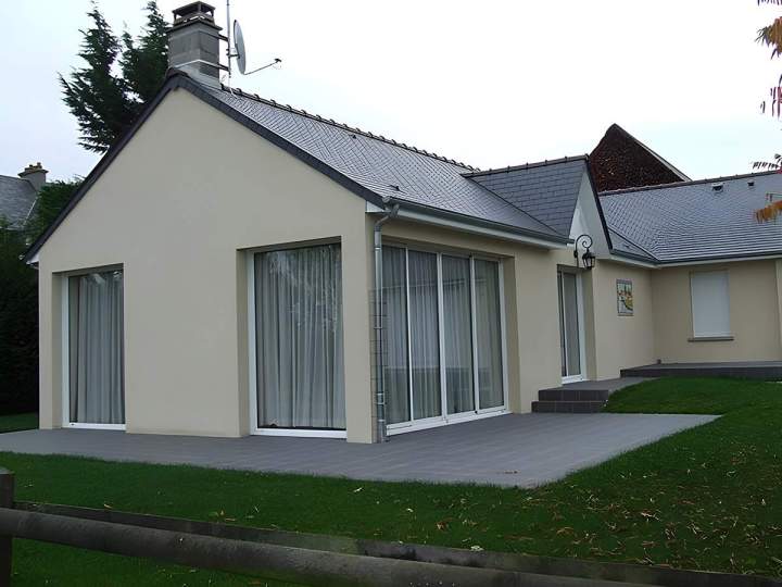 Pose de revêtement de toit et de gouttière, Picauville